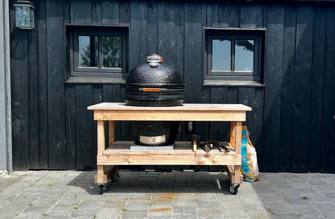 Puur Eastermar - Monumentaal, Authentiek En Luxe Koetshuis Aan Open Vaarwater Met Jacuzzi En Sauna Oostermeer Zewnętrze zdjęcie