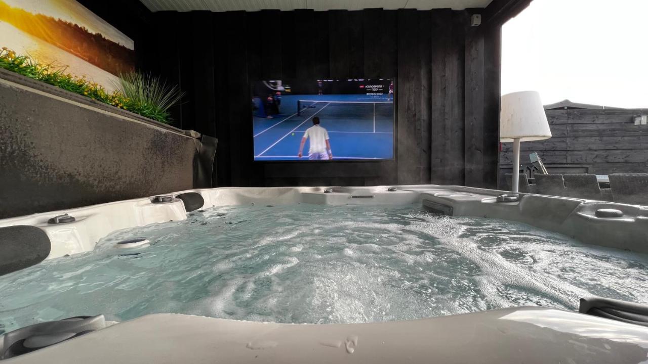 Puur Eastermar - Monumentaal, Authentiek En Luxe Koetshuis Aan Open Vaarwater Met Jacuzzi En Sauna Oostermeer Zewnętrze zdjęcie