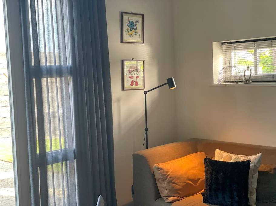 Puur Eastermar - Monumentaal, Authentiek En Luxe Koetshuis Aan Open Vaarwater Met Jacuzzi En Sauna Oostermeer Zewnętrze zdjęcie