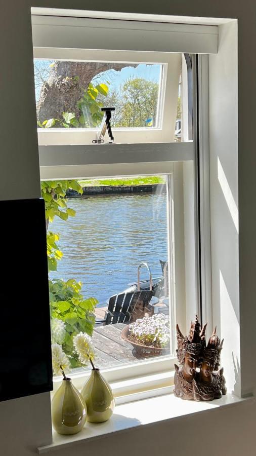Puur Eastermar - Monumentaal, Authentiek En Luxe Koetshuis Aan Open Vaarwater Met Jacuzzi En Sauna Oostermeer Zewnętrze zdjęcie