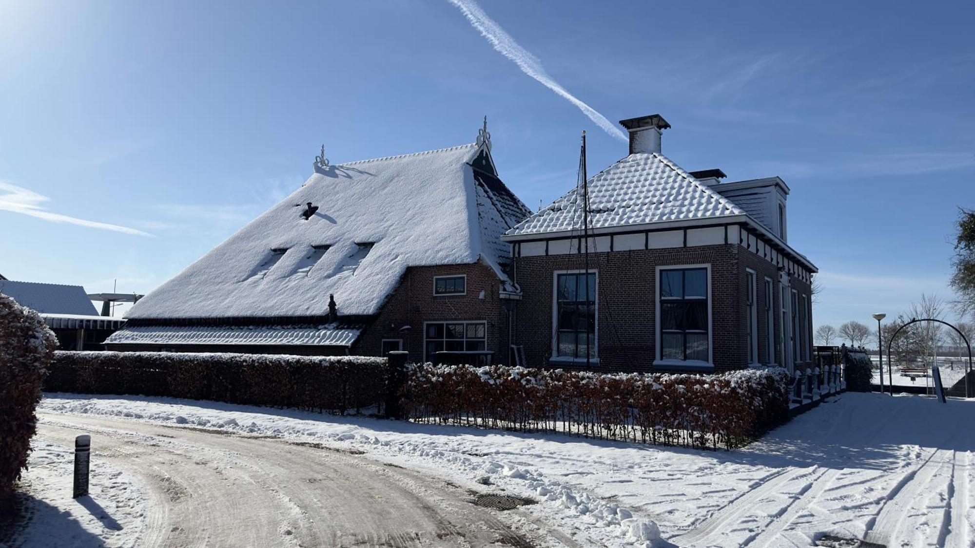 Puur Eastermar - Monumentaal, Authentiek En Luxe Koetshuis Aan Open Vaarwater Met Jacuzzi En Sauna Oostermeer Zewnętrze zdjęcie