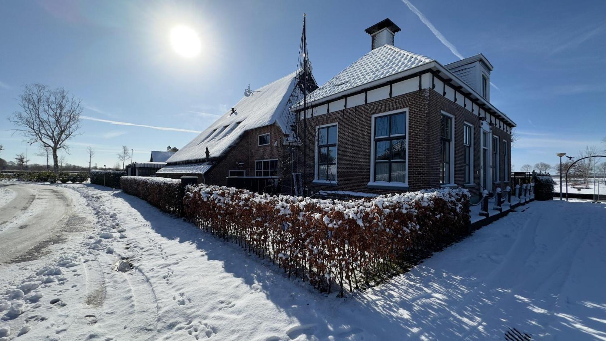 Puur Eastermar - Monumentaal, Authentiek En Luxe Koetshuis Aan Open Vaarwater Met Jacuzzi En Sauna Oostermeer Zewnętrze zdjęcie